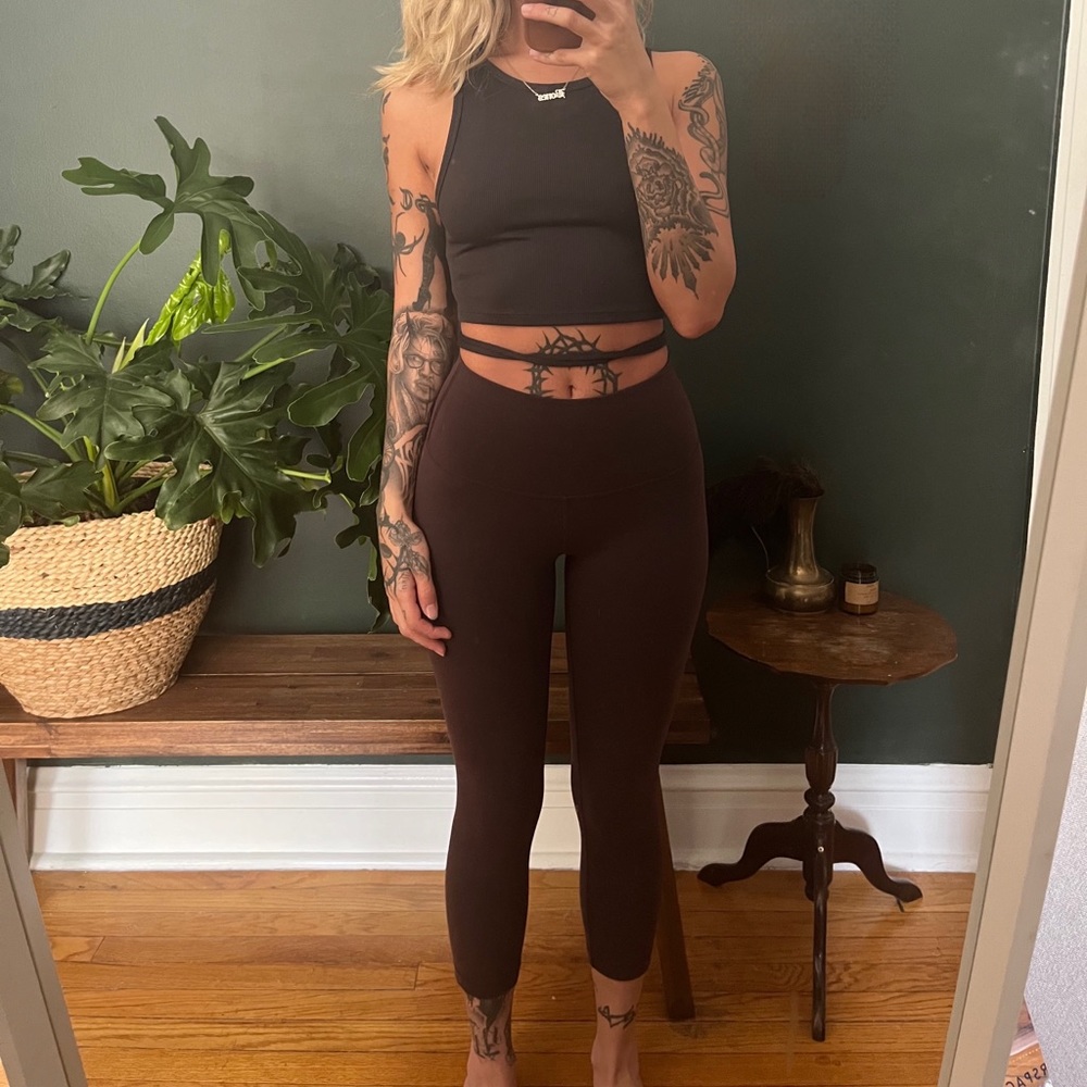 LULULEMON high rise crop burgundy yoga leggings - Picture 2 of 5